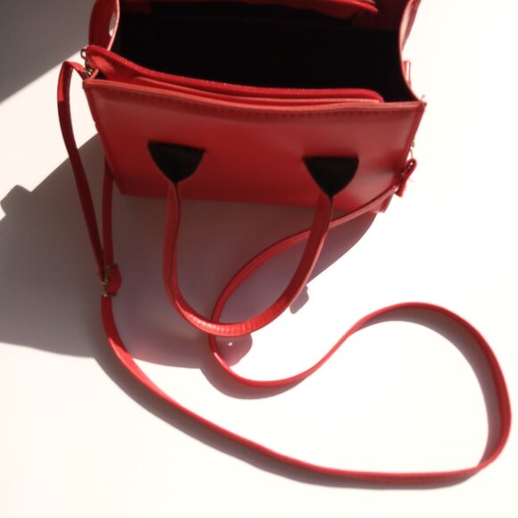 ❤️ Red Crossbody Bag – Bold & Stylish ❤️ - Picture 4 of 4